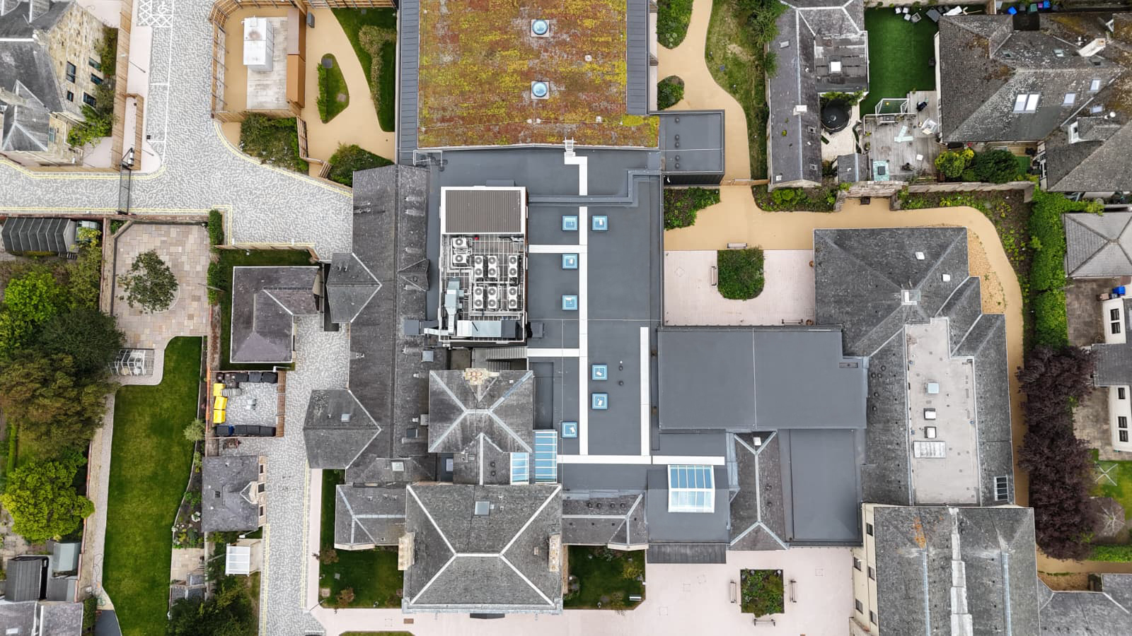Ayrshire Hospice Ayrshire Hospice: Close collaboration between Bauder and architects Austin-Smith: Lord LLP ensured a successful install on a challenging project